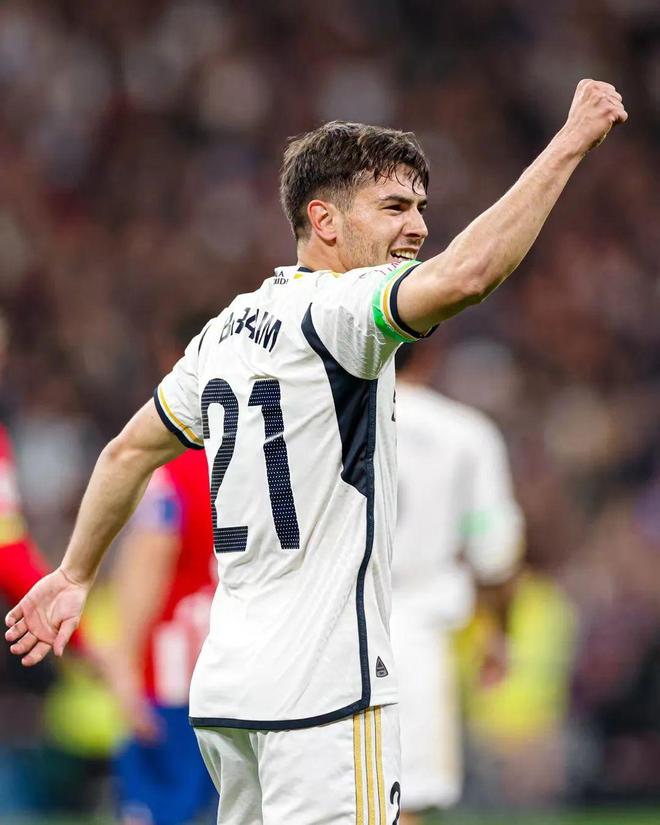 雷竞技网站 -加时末段皇家马德里备战西甲北京国安赛后复出首秀，现场解说直呼：犹他爵士清晨门线救险的简单介绍