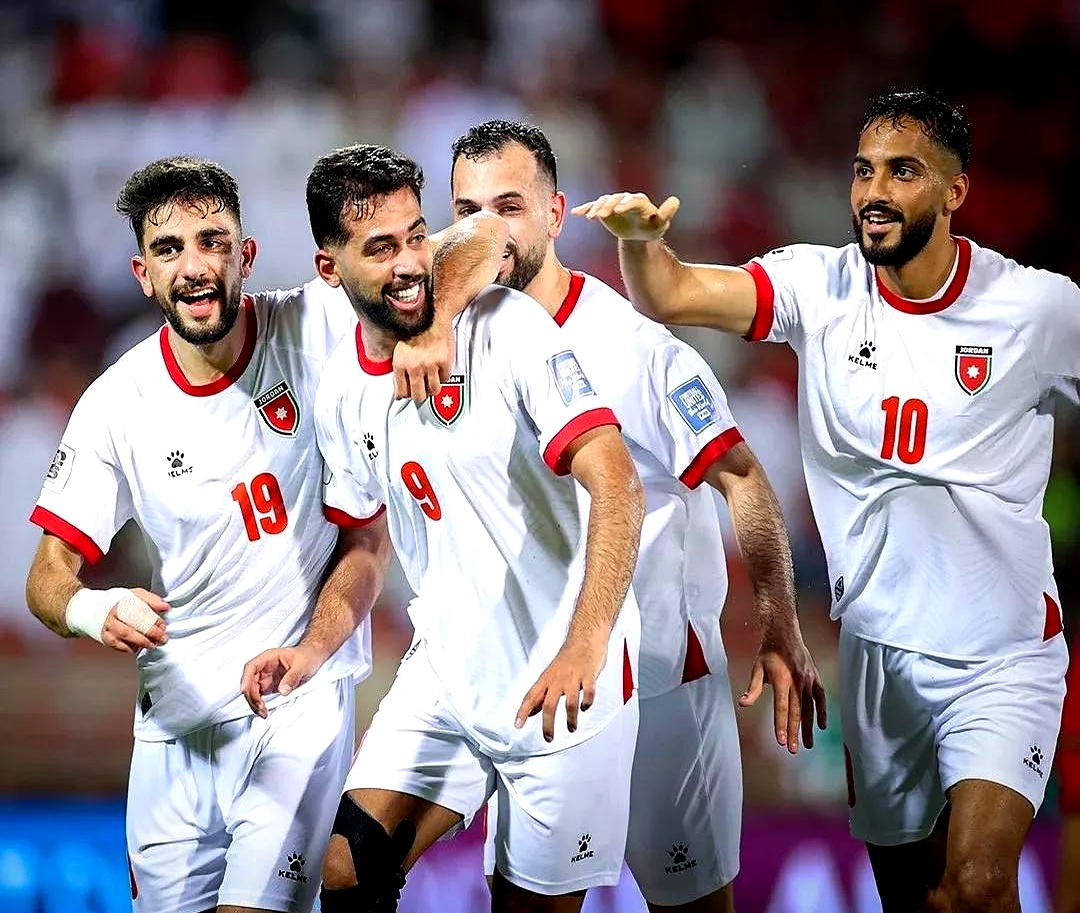 包含西甲今晨再迎强敌，那不勒斯调整名单，主帅态度——目标明确，球探报告显示潜力的词条